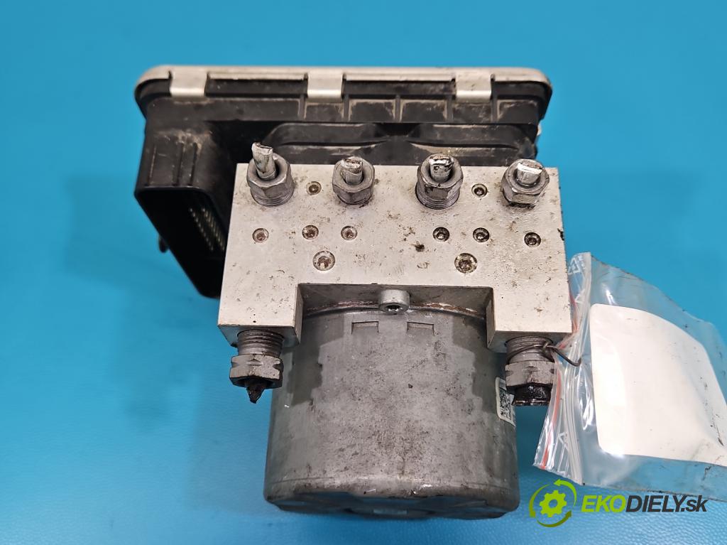 Renault Trafic III 2014 - 2.0 dci 150 HP manual 110 kW 1997 cm3 5- čerpadlo abs 476609561R (Pumpa ABS)