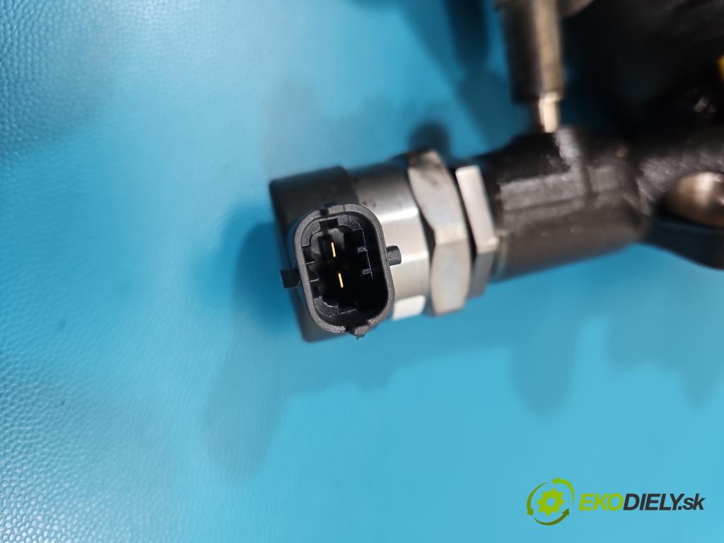 Renault Trafic III 2014 - 2.0 dci 150 HP manual 110 kW 1997 cm3 5- lišta vstrekovacia 810PP06-02 (Vstrekovacia lišta)