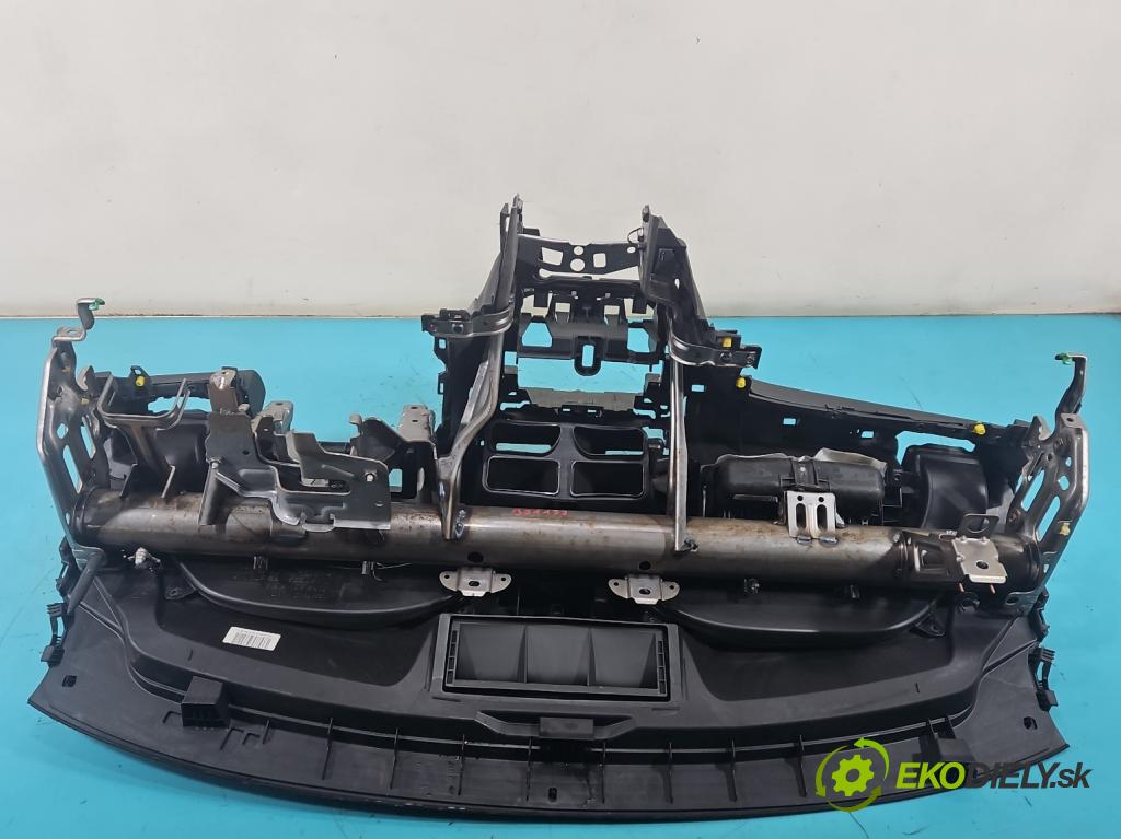 Opel Corsa E 2014-2019 1.4 16V 90 hp manual 66 kW 1398 cm3 5- kokpit,přistrojova deska