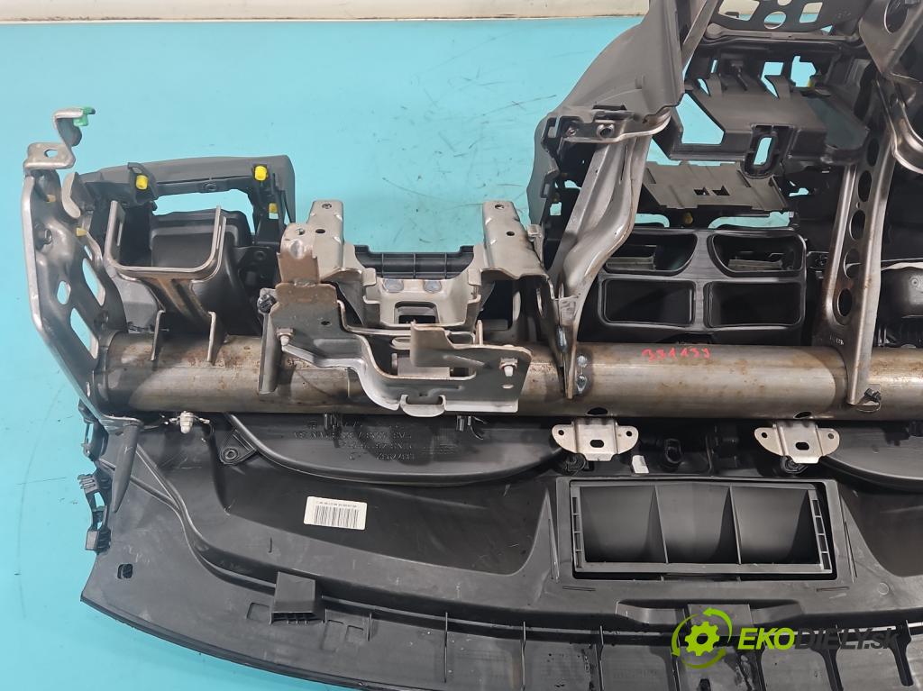 Opel Corsa E 2014-2019 1.4 16V 90 hp manual 66 kW 1398 cm3 5- kokpit,přistrojova deska