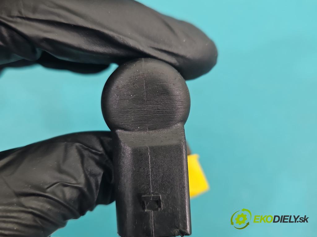 Ford Fiesta Mk6 2002-2008 1.4 tdci 68 hp manual 50 kW 1399 cm3 5- vstřikovač 9654551080 (Vstřikovač paliva)