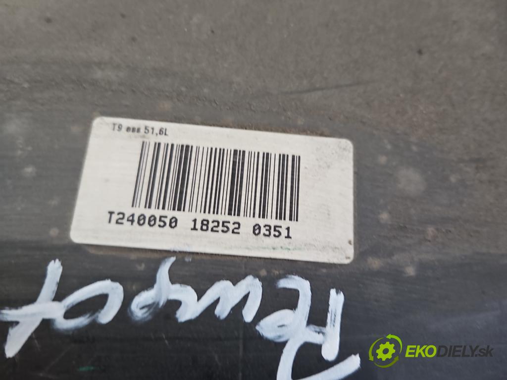 Peugeot 308 II 2013-2021 1.2 12V 110 hp manual 81 kW 1199 cm3 5- Nádrž: paliva 9818141880 (Palivová nádrž)