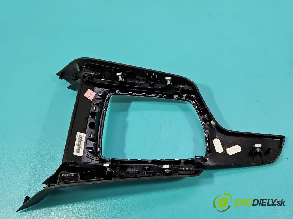 Peugeot 308 II 2013-2021 1.2 12V 110 hp manual 81 kW 1199 cm3 5- kryt plastová 1300953XZD8934