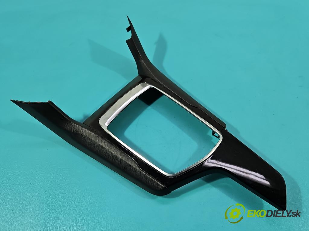 Peugeot 308 II 2013-2021 1.2 12V 110 hp manual 81 kW 1199 cm3 5- kryt plastová 1300953XZD8934