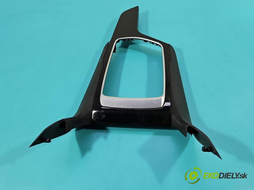 Peugeot 308 II 2013-2021 1.2 12V 110 hp manual 81 kW 1199 cm3 5- kryt plastová 1300953XZD8934