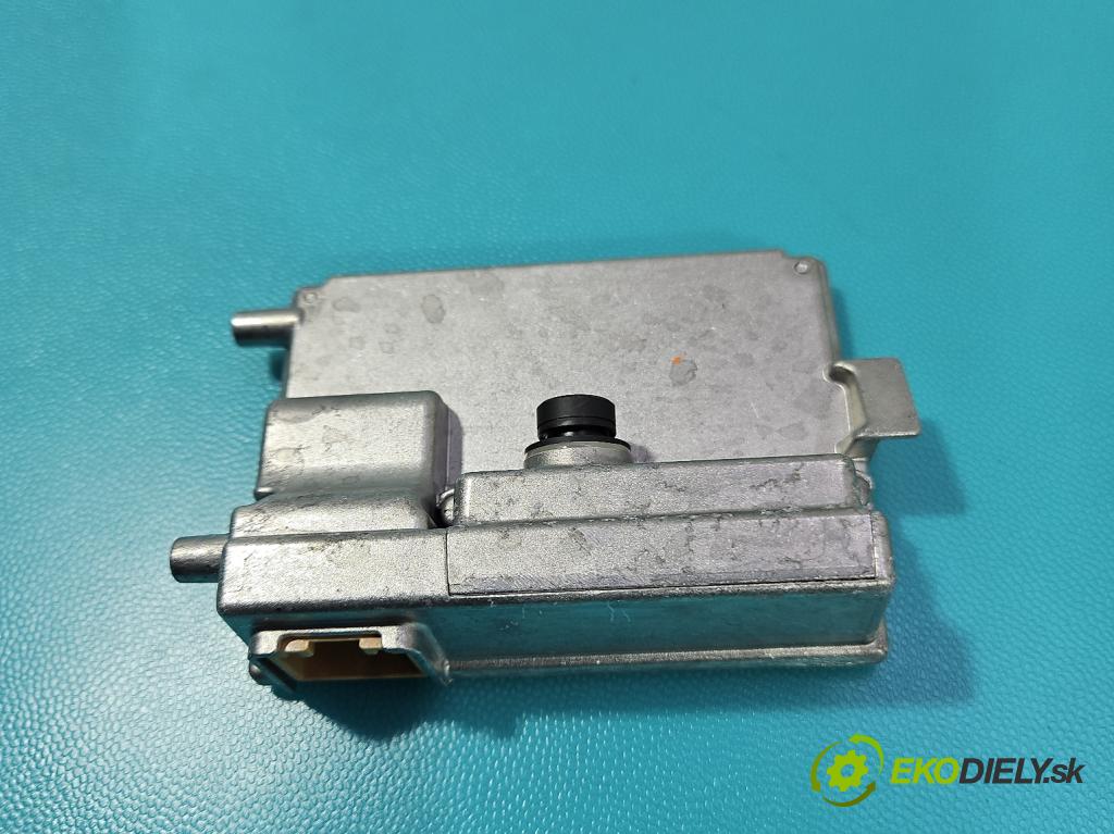 Skoda Superb III 2015-2024 2.0 tdi 150 hp automatic 110 kW 1968 cm3 5- Kamera přední 2Q0980653D