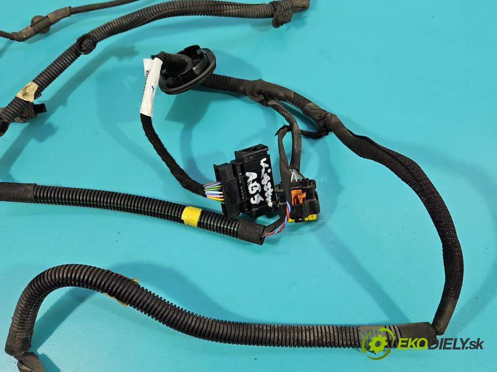 Peugeot 308 II 2013-2021 1.2 12V 110 HP manual 81 kW 1199 cm3 5- Zväzok: ostatné 9828159980