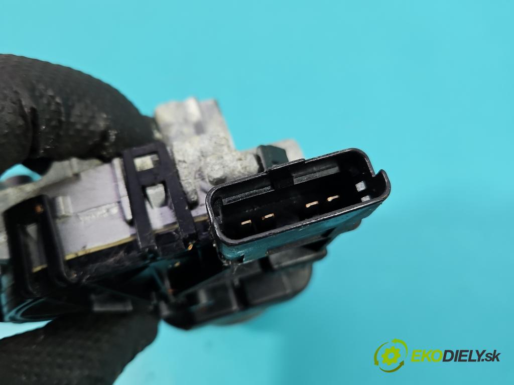 Peugeot 308 II 2013-2021 1.2 12V 110 hp manual 81 kW 1199 cm3 5- motor stěračů přední 0390241587