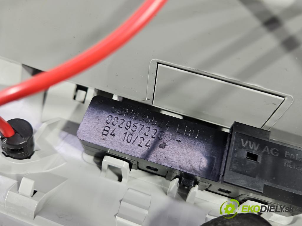 Skoda Superb III 2015-2024 2.0 tdi 150 HP automatic 110 kW 1968 cm3 5- svetlo / reflektor interiéra 5Q0951172A