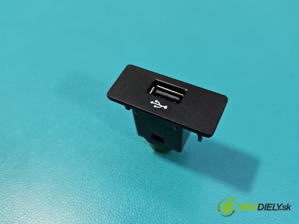 Skoda Superb III 2015-2024 2.0 tdi 150 hp automatic 110 kW 1968 cm3 5- zásuvka USB 3V0035727