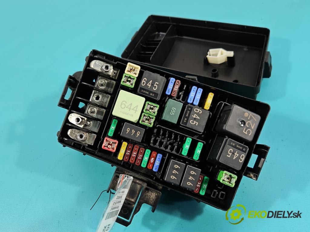 Skoda Superb III 2015-2024 2.0 tdi 150 hp automatic 110 kW 1968 cm3 5- skříňka pojistková 5Q0907361D (Pojistková skříňka)