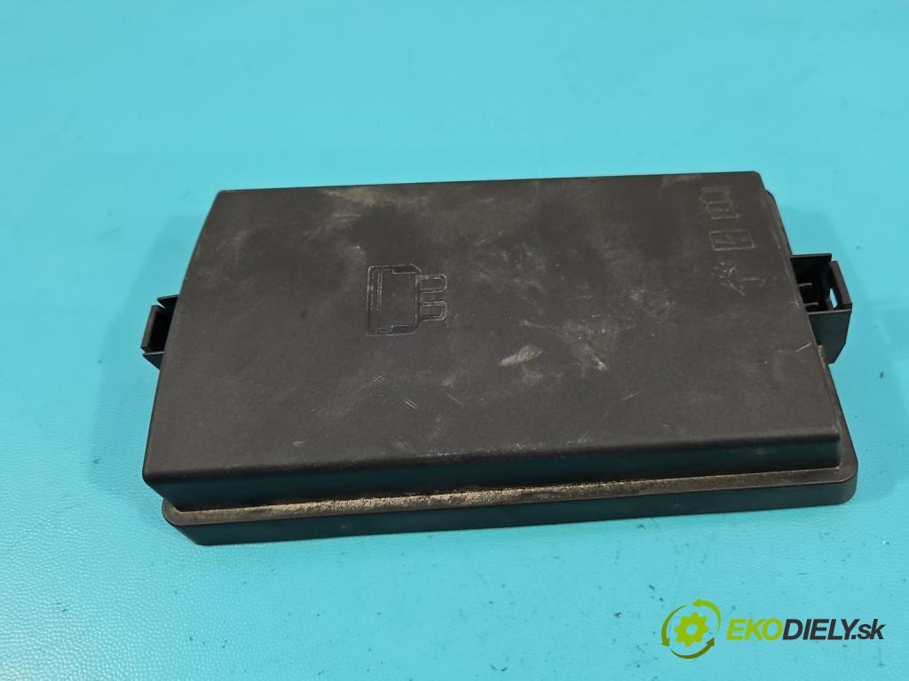 Skoda Superb III 2015-2024 2.0 tdi 150 hp automatic 110 kW 1968 cm3 5- skříňka pojistková 5Q0907361D (Pojistková skříňka)