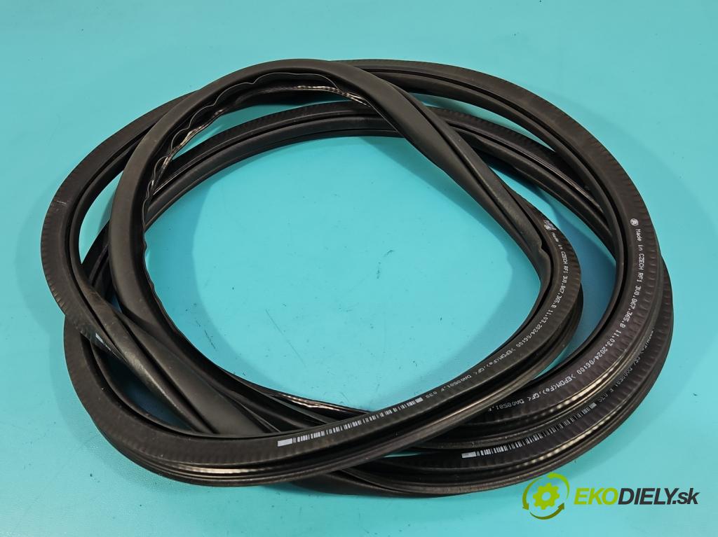 Skoda Superb III 2015-2024 2.0 tdi 150 hp automatic 110 kW 1968 cm3 5- Těsnění: dveře přední levé 3V0867365B