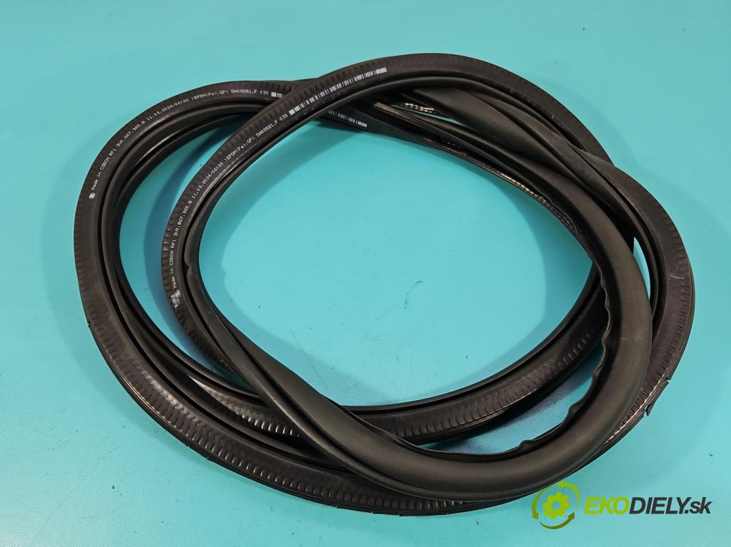 Skoda Superb III 2015-2024 2.0 tdi 150 hp automatic 110 kW 1968 cm3 5- Těsnění: dveře přední levé 3V0867365B