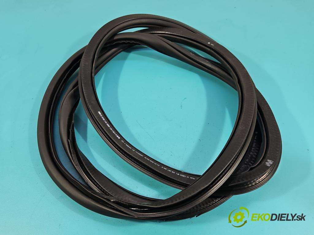 Skoda Superb III 2015-2024 2.0 tdi 150 hp automatic 110 kW 1968 cm3 5- Těsnění: dveře přední pravé 3V0867366B