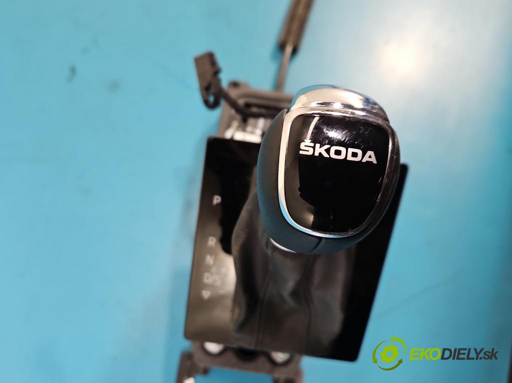 Skoda Superb III 2015-2024 2.0 tdi 150 HP automatic 110 kW 1968 cm3 5- Páka: Změny: stupeň,rýchlosť 3Q1713023AH (Rýchlostná páka (kulisa))