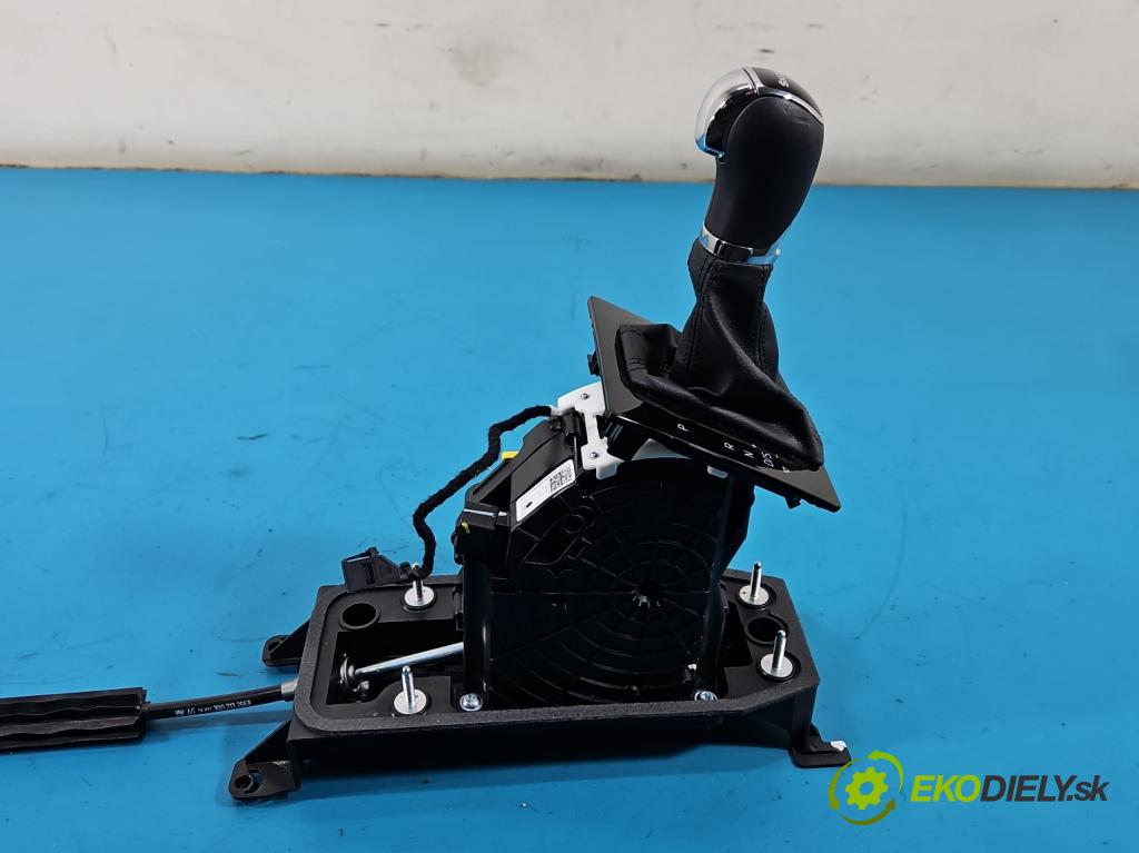 Skoda Superb III 2015-2024 2.0 tdi 150 HP automatic 110 kW 1968 cm3 5- Páka: Změny: stupeň,rýchlosť 3Q1713023AH (Rýchlostná páka (kulisa))