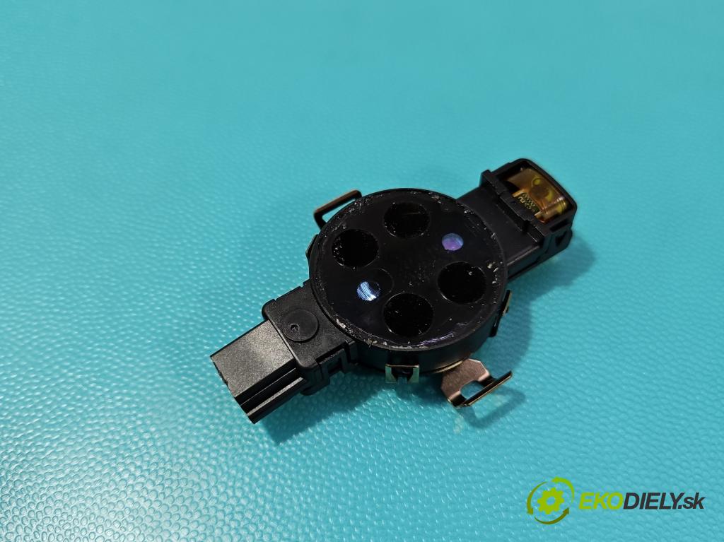 Skoda Superb III 2015-2024 2.0 tdi 150 HP automatic 110 kW 1968 cm3 5- snímač déšť: 5Q0955547C (Snímač dažďa)