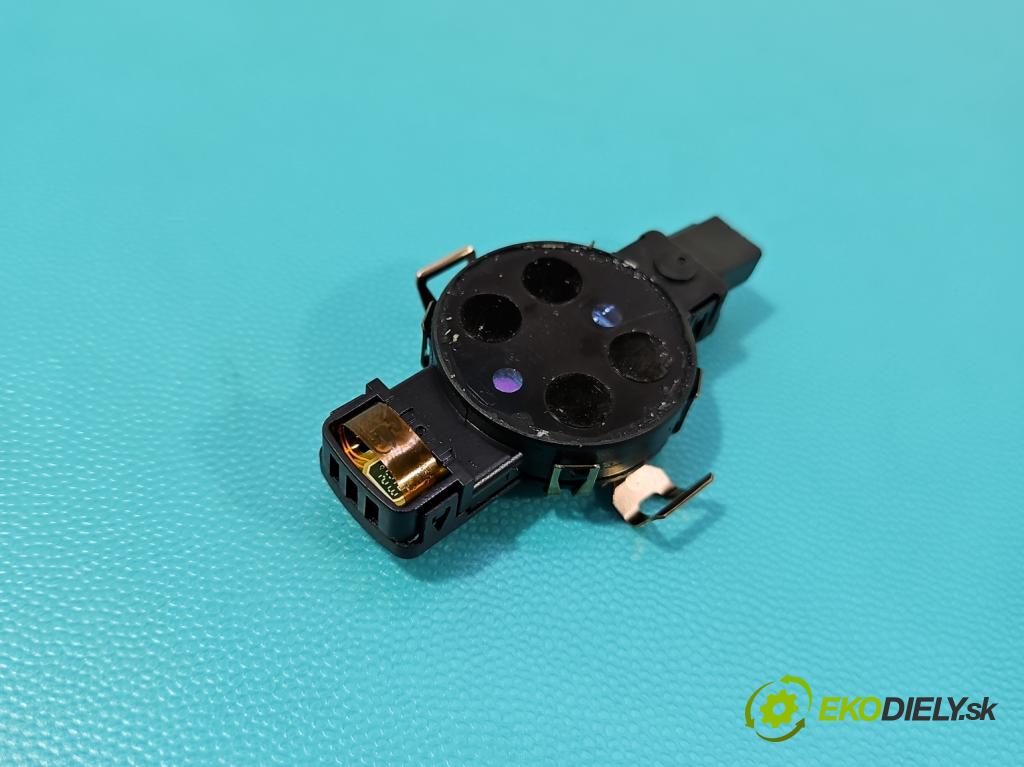 Skoda Superb III 2015-2024 2.0 tdi 150 HP automatic 110 kW 1968 cm3 5- snímač déšť: 5Q0955547C (Snímač dažďa)