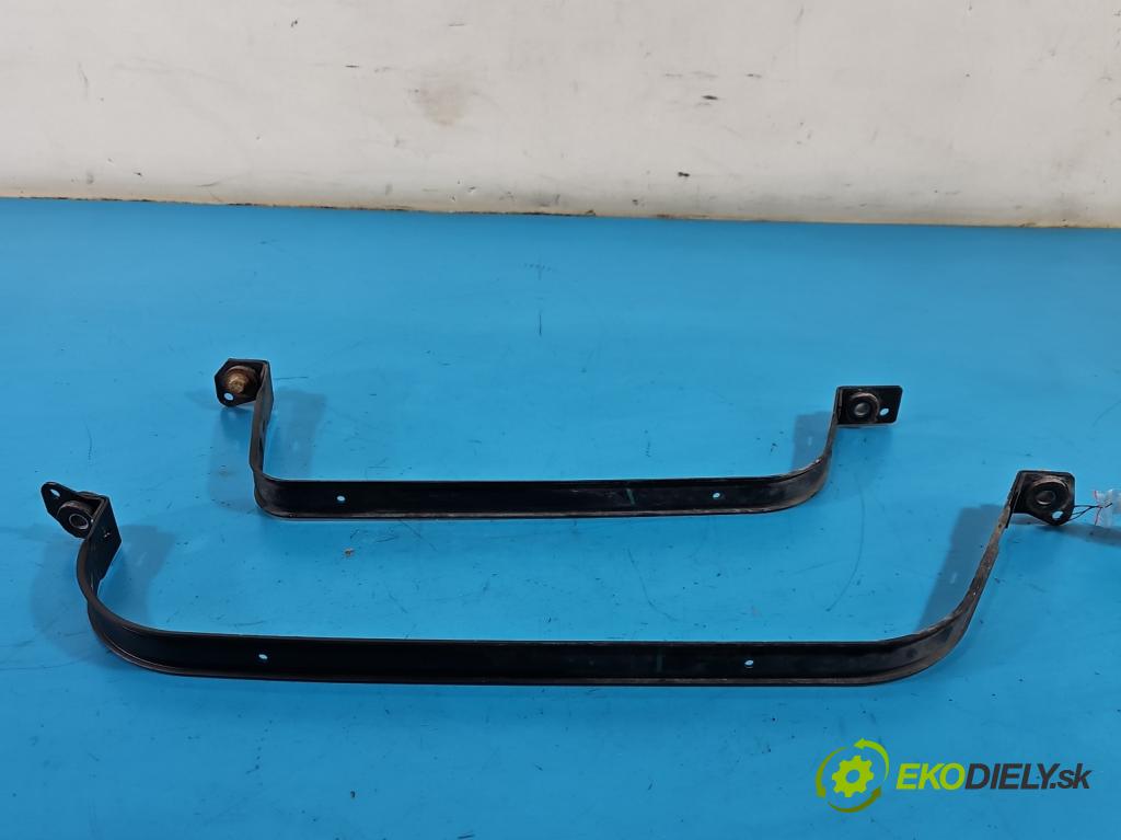 Skoda Superb III 2015-2024 2.0 tdi 150 HP automatic 110 kW 1968 cm3 5- Upevnenie: 3Q0201654