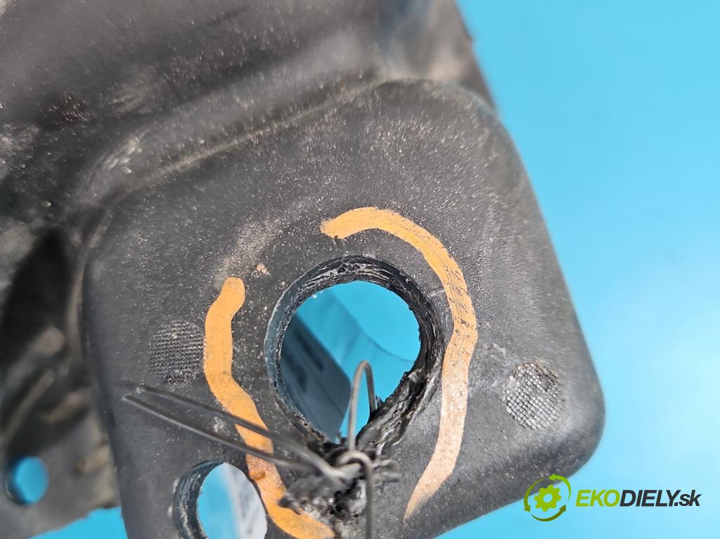 Skoda Superb III 2015-2024 2.0 tdi 150 HP automatic 110 kW 1968 cm3 5- Nádrž: AdBlue: 5Q0131969L