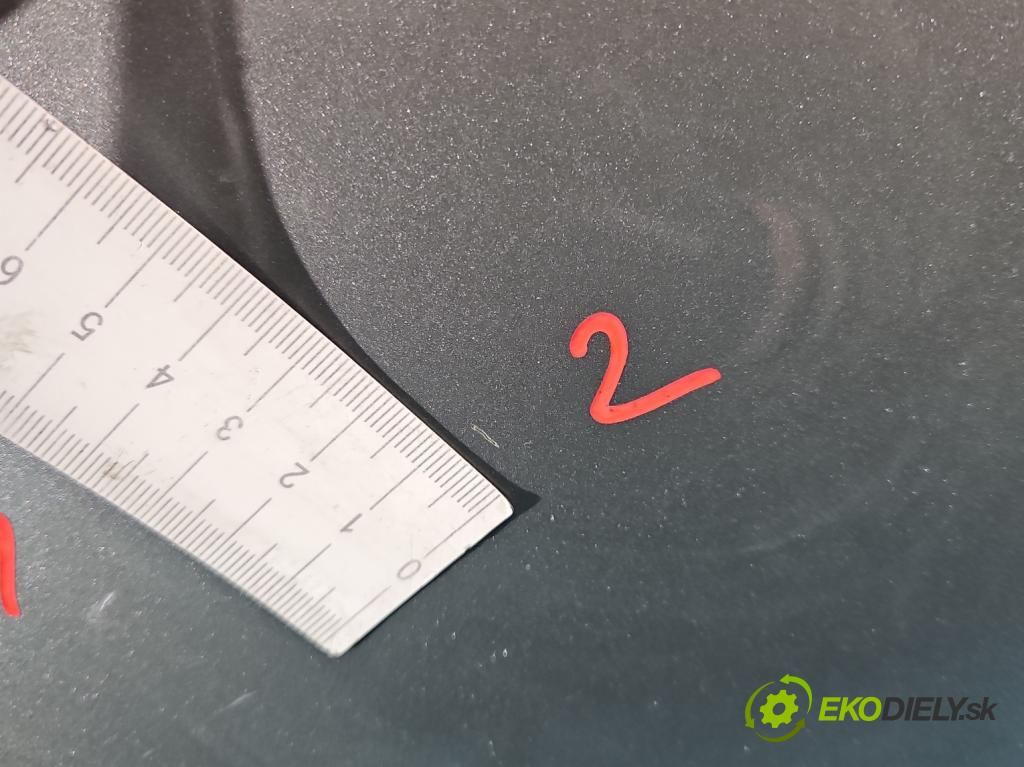 Toyota Auris II 2012-2018 1.8 hybrid 99 hp automatic 73 kW 1798 cm3 5- dveře zadní pravé  (Klika dveří ostatní)