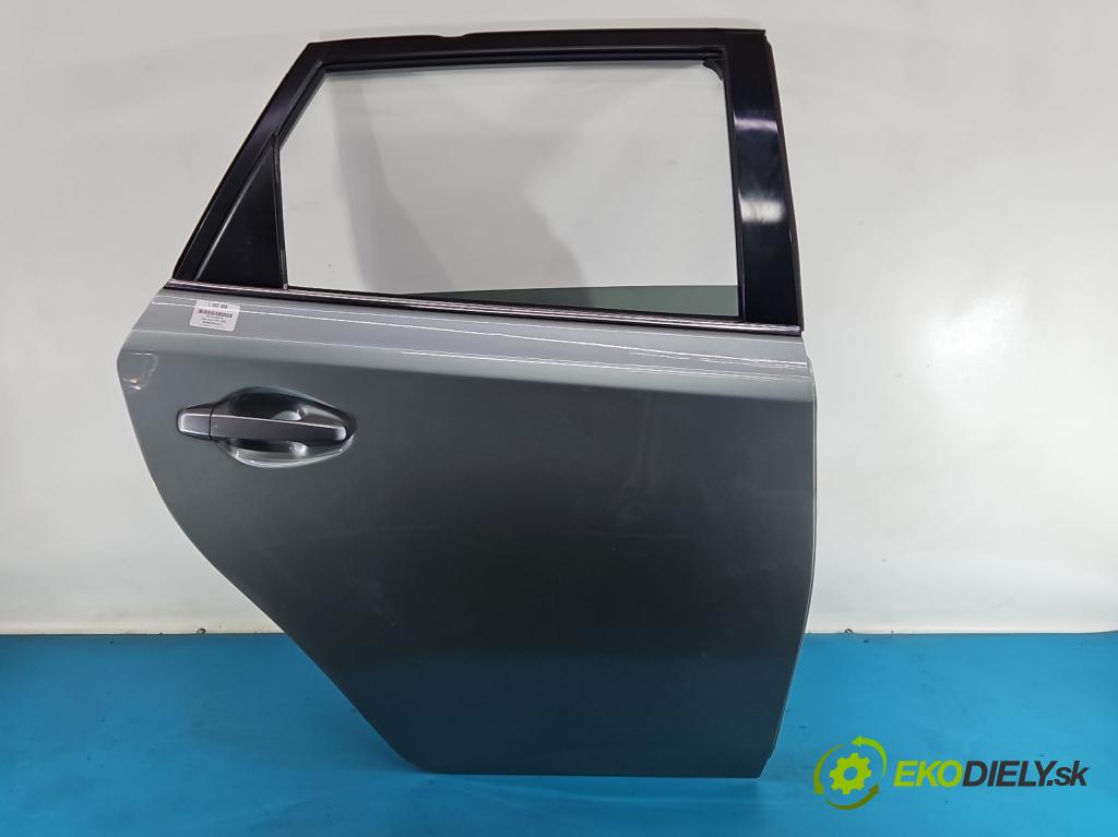 Toyota Auris II 2012-2018 1.8 hybrid 99 hp automatic 73 kW 1798 cm3 5- dveře zadní pravé  (Klika dveří ostatní)