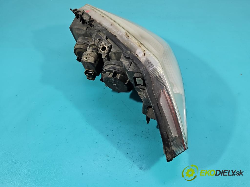 Renault Megane II 2003-2008 1.6 16V 113 HP manual 83 kW 1598 cm3 3- Reflektor: pravý 8200073221J (Svetlo predné pravé)