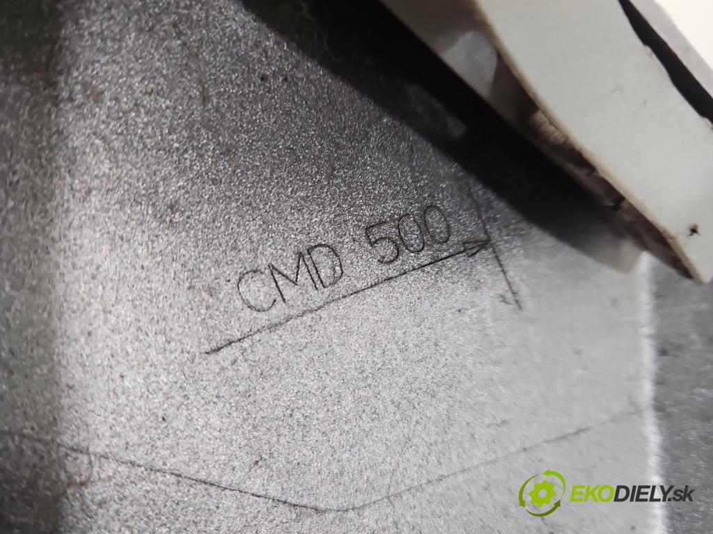 Peugeot 208 I 2012-2019 1.2 12V 82 hp manual 60 kW 1199 cm3 5- nárazník zadní  (Klika dveří ostatní)