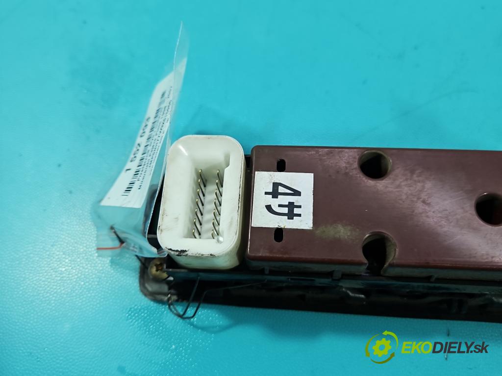 Mitsubishi Pajero Pinin 1998-2007 2.0 GDI 129 HP manual 95 kW 1999 cm3 5- prepínač okien spätných zrkadiel