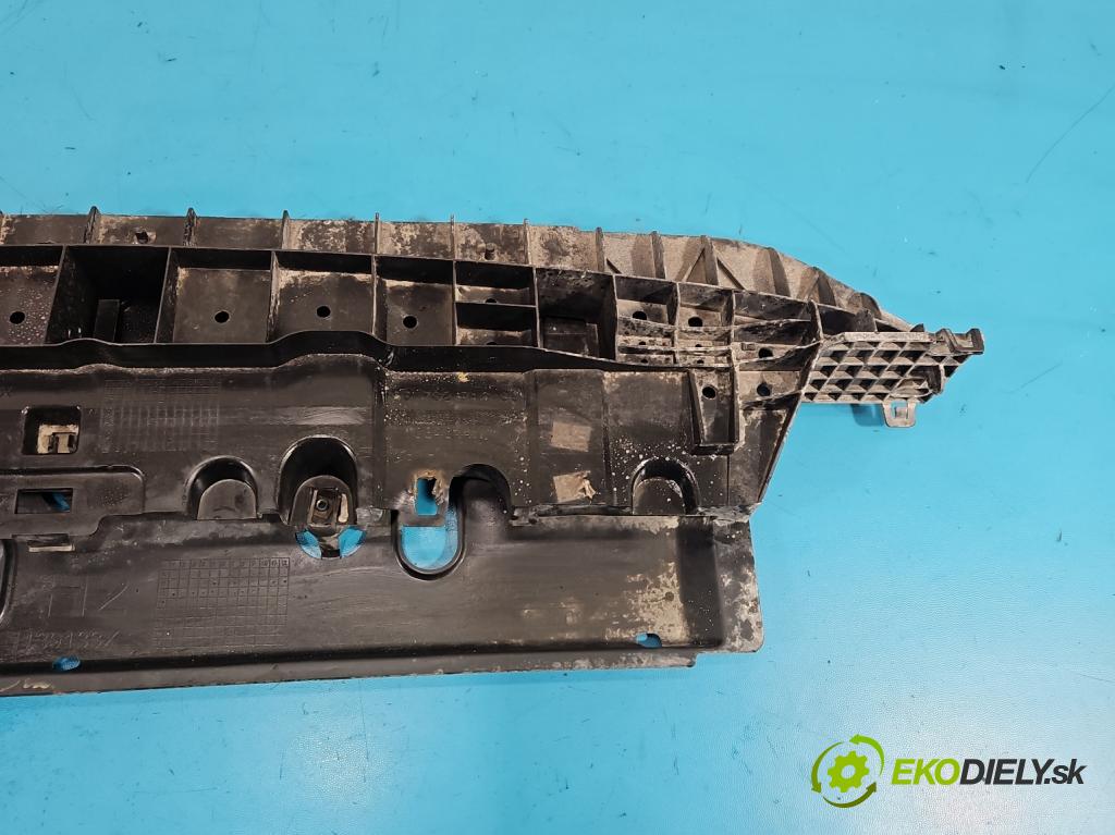 Peugeot 208 I 2012-2019 1.2 12V 82 HP manual 60 kW 1199 cm3 5- kryt plast 9673857380