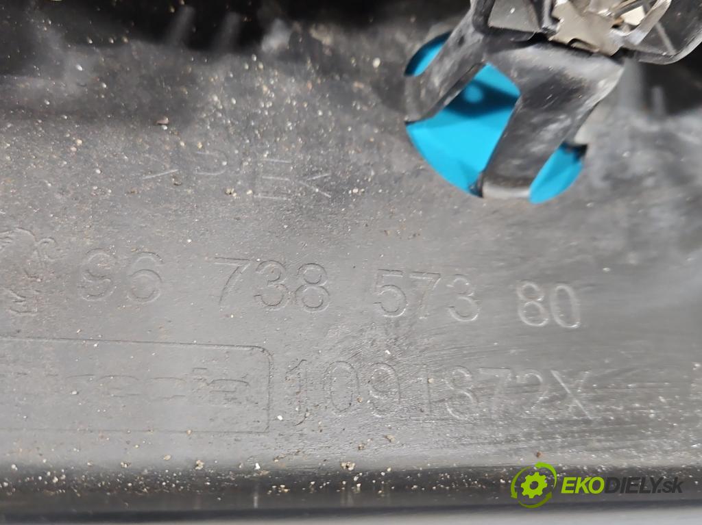 Peugeot 208 I 2012-2019 1.2 12V 82 HP manual 60 kW 1199 cm3 5- kryt plast 9673857380