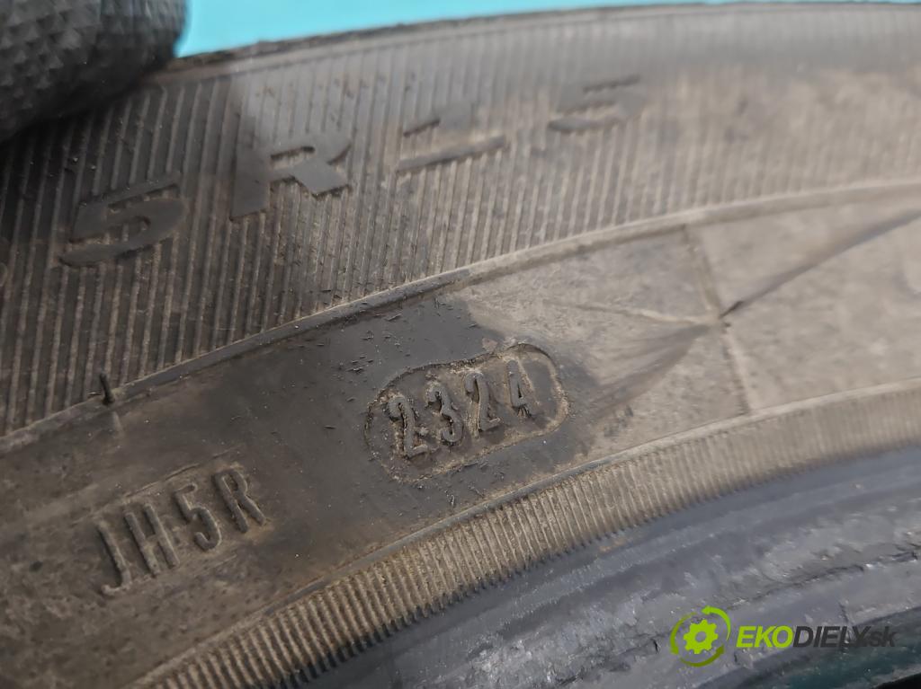 Peugeot 208 I 2012-2019 1.2 12V 82 hp manual 60 kW 1199 cm3 5- pneumatiky: zimní 4 ks komplet