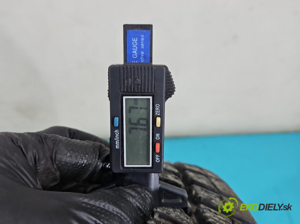 Peugeot 208 I 2012-2019 1.2 12V 82 hp manual 60 kW 1199 cm3 5- pneumatiky: zimní 4 ks komplet