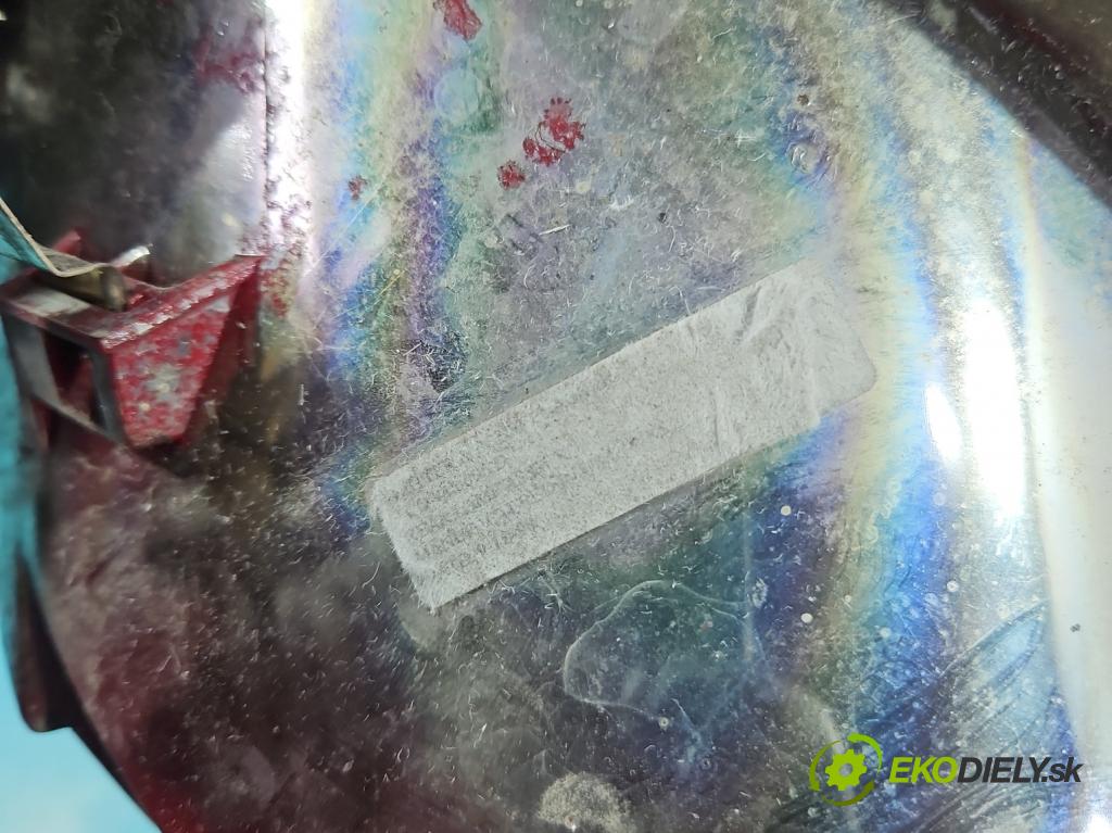 Vw New Beetle 1998-2010 2.0 8V 116 HP manual 85 kW 1984 cm3 3- svetlo / reflektor zadné pravé  (Kľučka dverí ostatné)