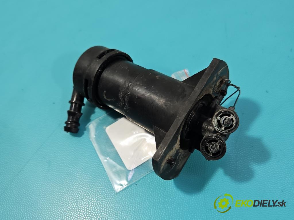 Audi A6 C6 2004-2011 3.0 tdi 232KM automatic 171 kW 2967 cm3 5- ostřikovač reflektor: pravý 4F0955102