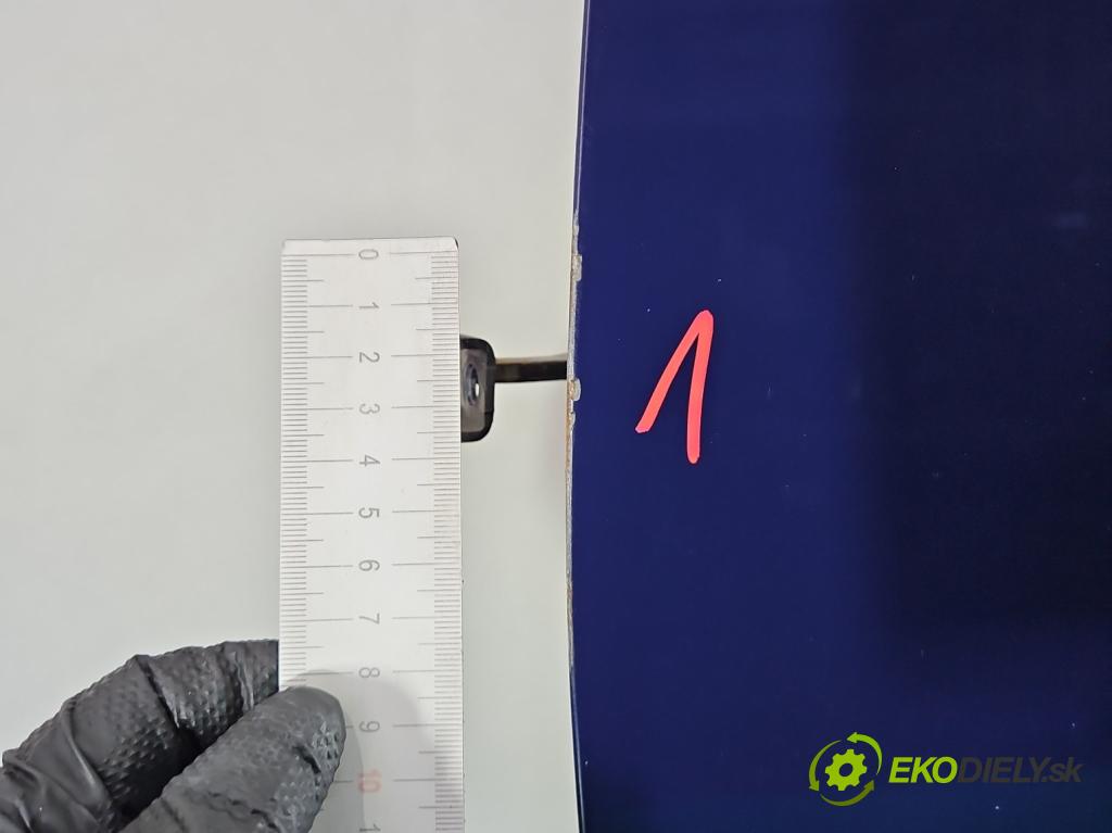 Opel Corsa E 2014-2019 1.4 16V 90 HP manual 66 kW 1398 cm3 5- dvere predné ľavé  (Kľučka dverí ostatné)