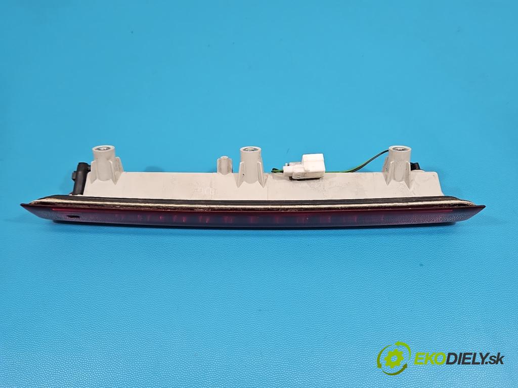 Kia Ceed I 2006-2012 2.0 crdi 140 hp manual 103 kW 1991 cm3 5- světlo: 92701-1H3