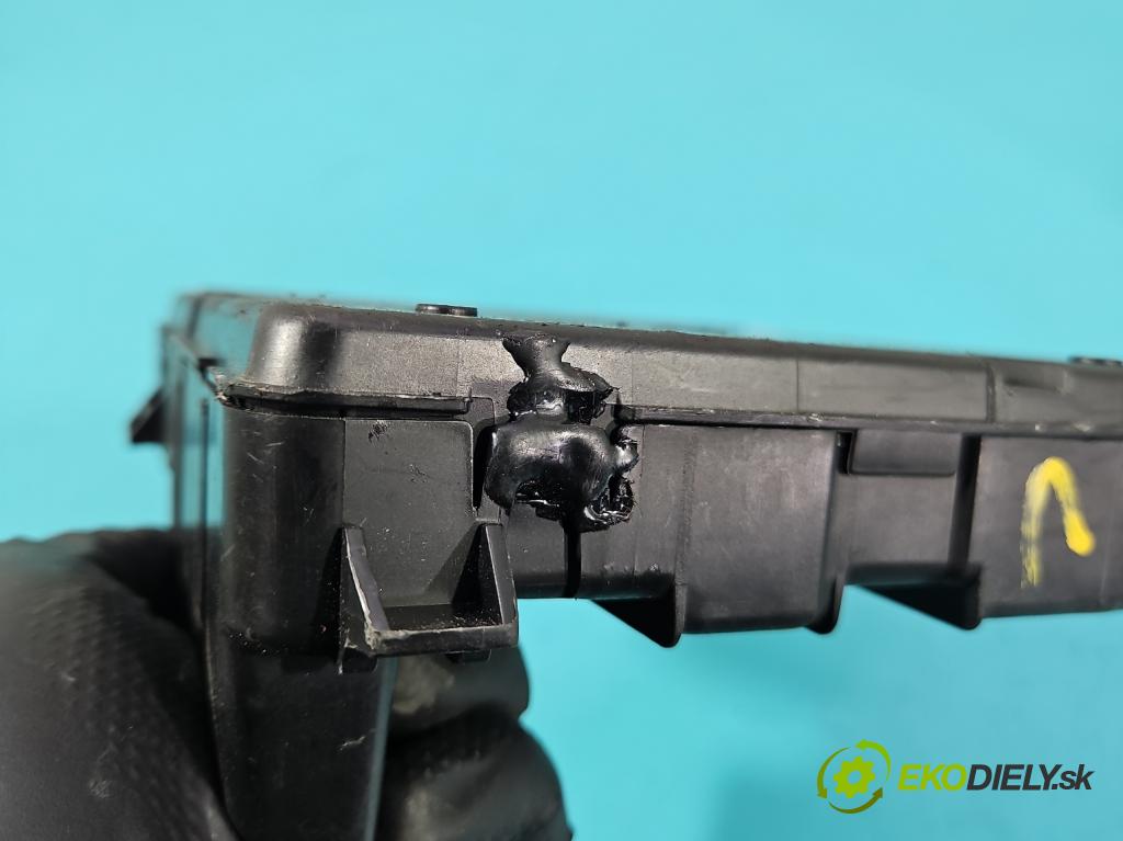 Renault Megane II 2003-2008 1.6 16V 113 hp manual 83 kW 1598 cm3 3- řídící jednotka 8200306033A