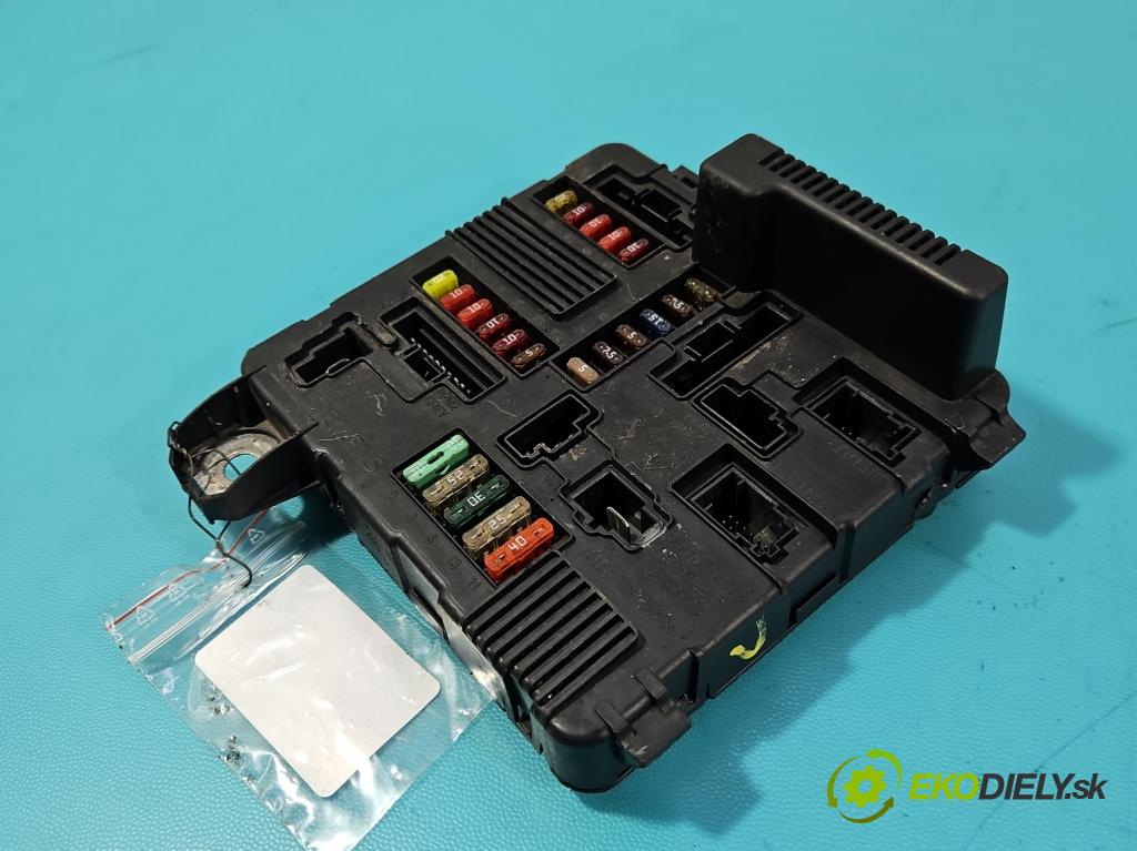 Renault Megane II 2003-2008 1.6 16V 113 hp manual 83 kW 1598 cm3 3- řídící jednotka 8200306033A