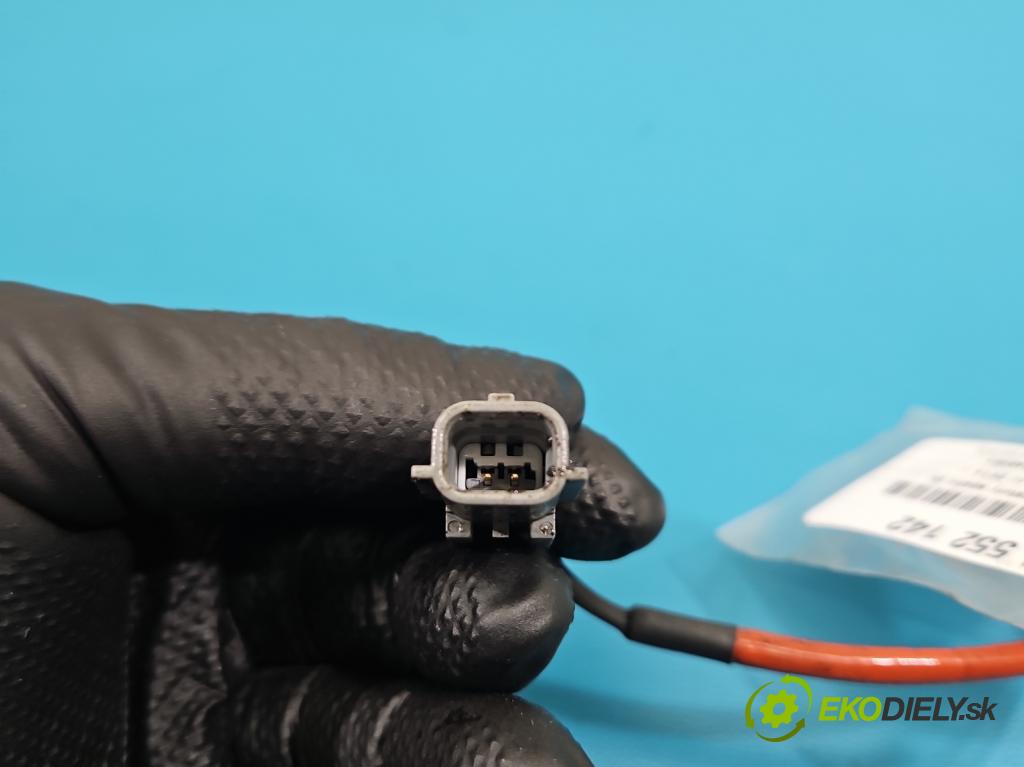 Renault Trafic III 2014 - 2.0 dci 150 HP manual 110 kW 1997 cm3 5- snímač teploty: výfukové 7823R (Snímač)