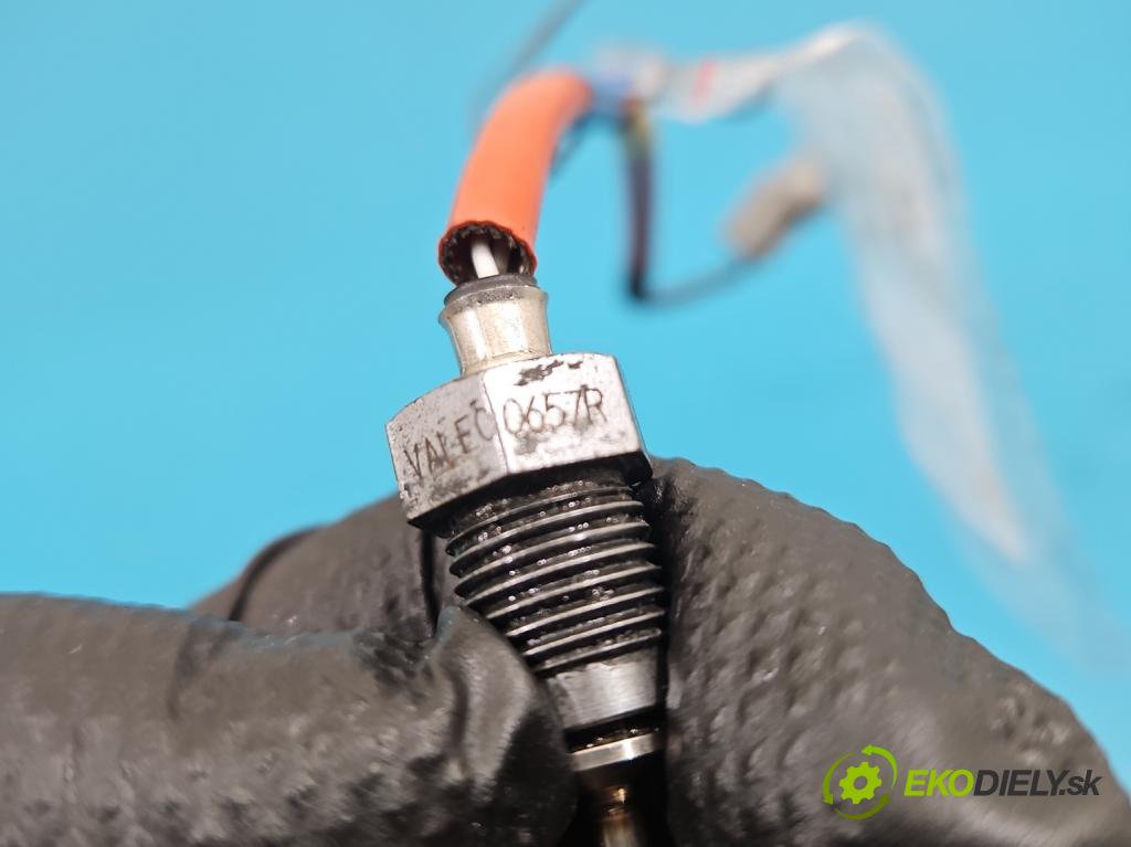 Renault Trafic III 2014 - 2.0 dci 150 HP manual 110 kW 1997 cm3 5- snímač teploty: výfukové 7823R (Snímač)