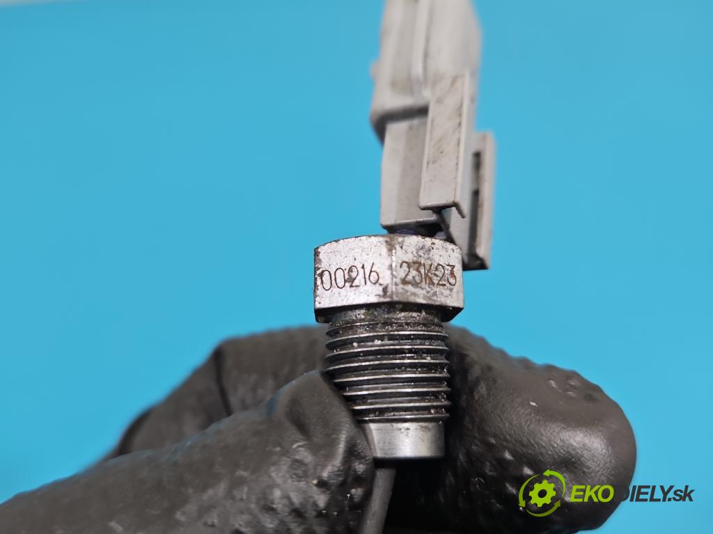 Renault Trafic III 2014 - 2.0 dci 150 HP manual 110 kW 1997 cm3 5- snímač teploty: výfukové 0657R (Snímač)