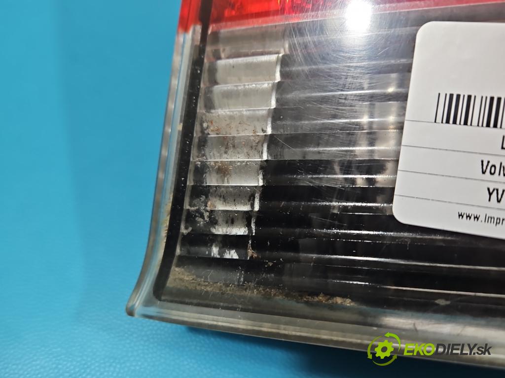 Volvo S60 I 2000-2010 2.4 D5 163 HP manual 120 kW 2401 cm3 4- svetlo / reflektor zadné pravé  (Kľučka dverí ostatné)