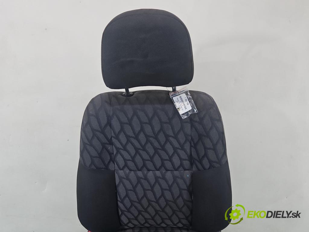 Mitsubishi Pajero Pinin 1998-2007 2.0 GDI 129 HP manual 95 kW 1999 cm3 5- Sedačka ľavý  (Sedadlo)