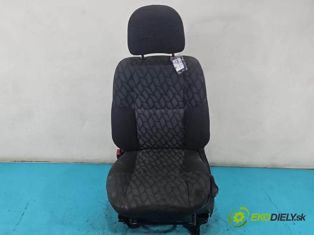 Mitsubishi Pajero Pinin 1998-2007 2.0 GDI 129 HP manual 95 kW 1999 cm3 5- Sedačka ľavý  (Sedadlo)