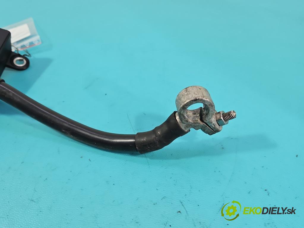 Audi A6 C6 2004-2011 3.0 tdi 232KM automatic 171 kW 2967 cm3 5- kontakt mínus: 4F0915181A