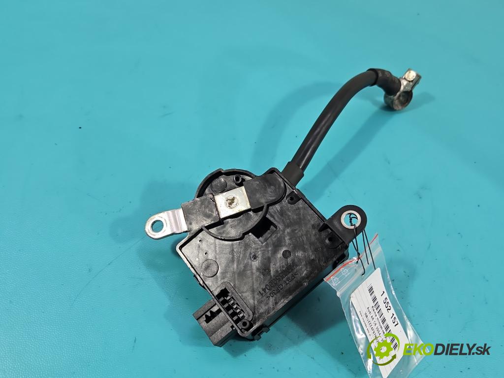 Audi A6 C6 2004-2011 3.0 tdi 232KM automatic 171 kW 2967 cm3 5- kontakt mínus: 4F0915181A