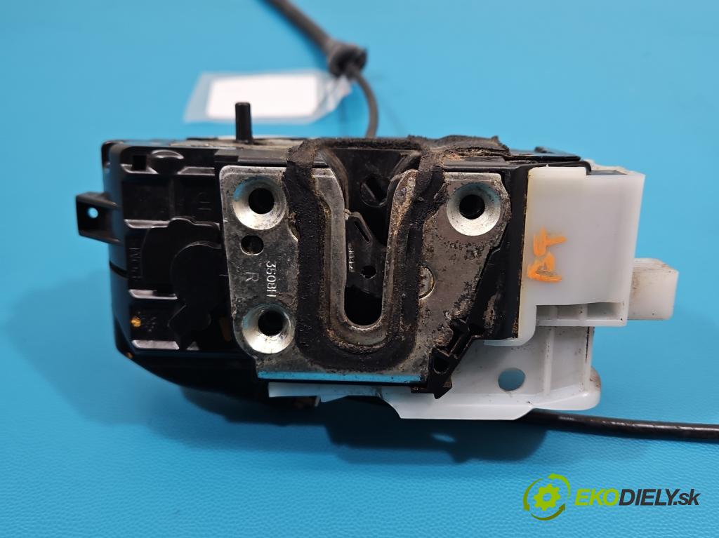 Kia Ceed I 2006-2012 2.0 crdi 140 hp manual 103 kW 1991 cm3 5- zámek zadní pravý