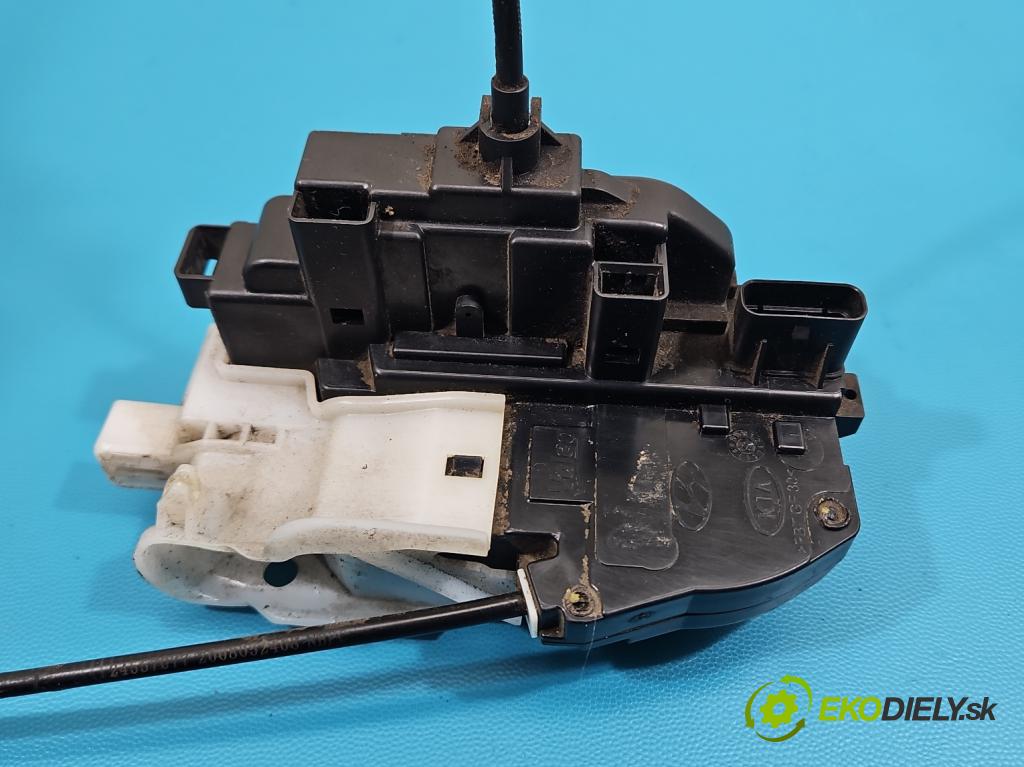 Kia Ceed I 2006-2012 2.0 crdi 140 hp manual 103 kW 1991 cm3 5- zámek zadní pravý